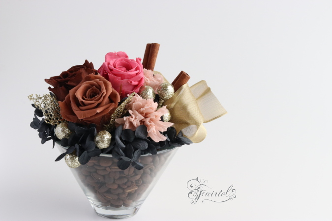 マカロンとお花のリメ缶アレンジ♡ハンドメイド雑貨　プリザーブドフラワーアレンジ マカロンとお花のリメ缶アレンジ♡ハンドメイド雑貨プリザーブド