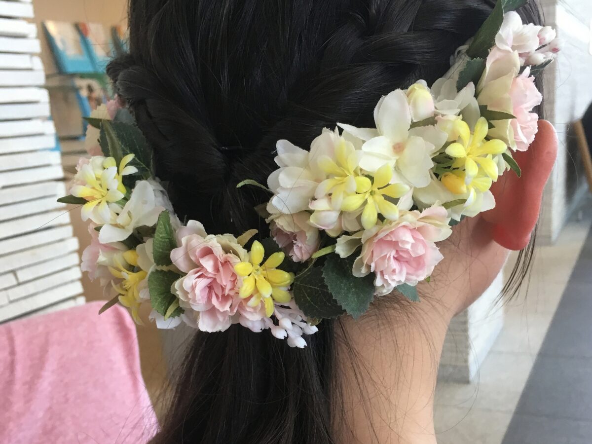 プリザーブドフラワーの花冠とウェディングアイテム